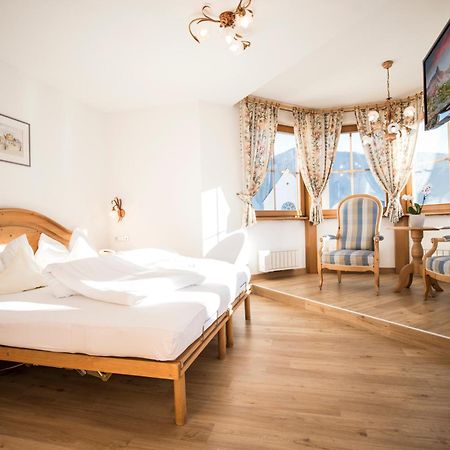 Turmhotel Gschwendt Planca di Sopra Bagian luar foto