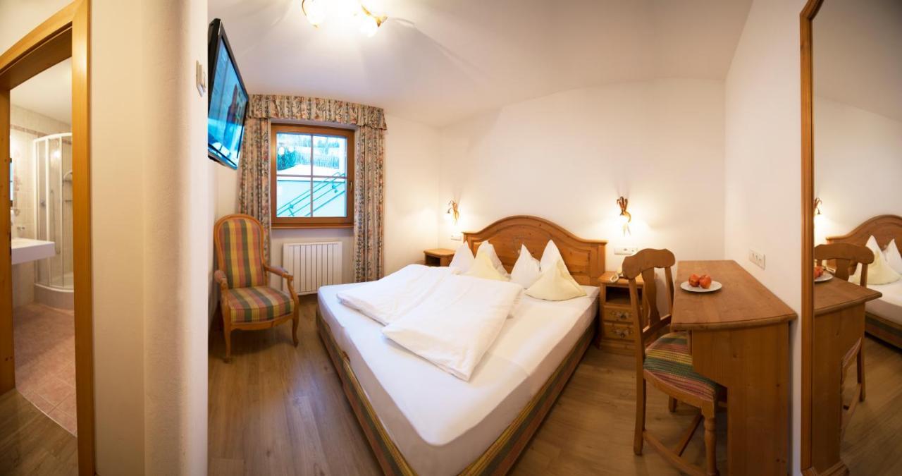 Turmhotel Gschwendt Planca di Sopra Bagian luar foto