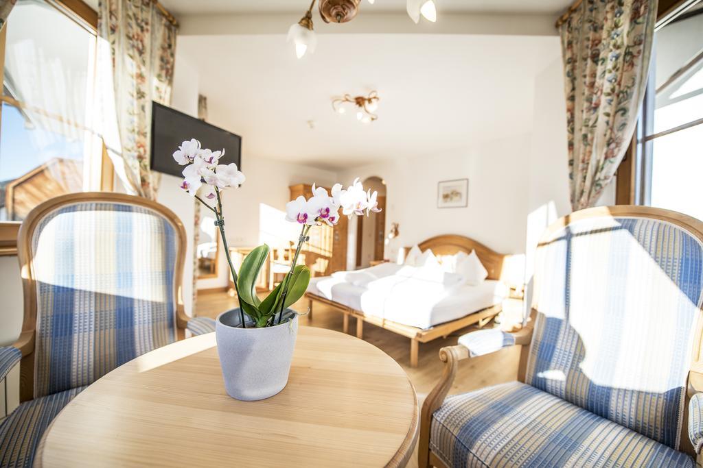 Turmhotel Gschwendt Planca di Sopra Bagian luar foto
