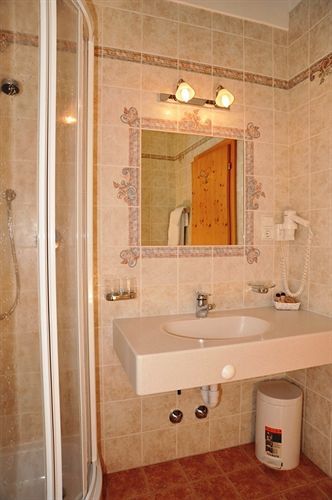 Turmhotel Gschwendt Planca di Sopra Bagian luar foto