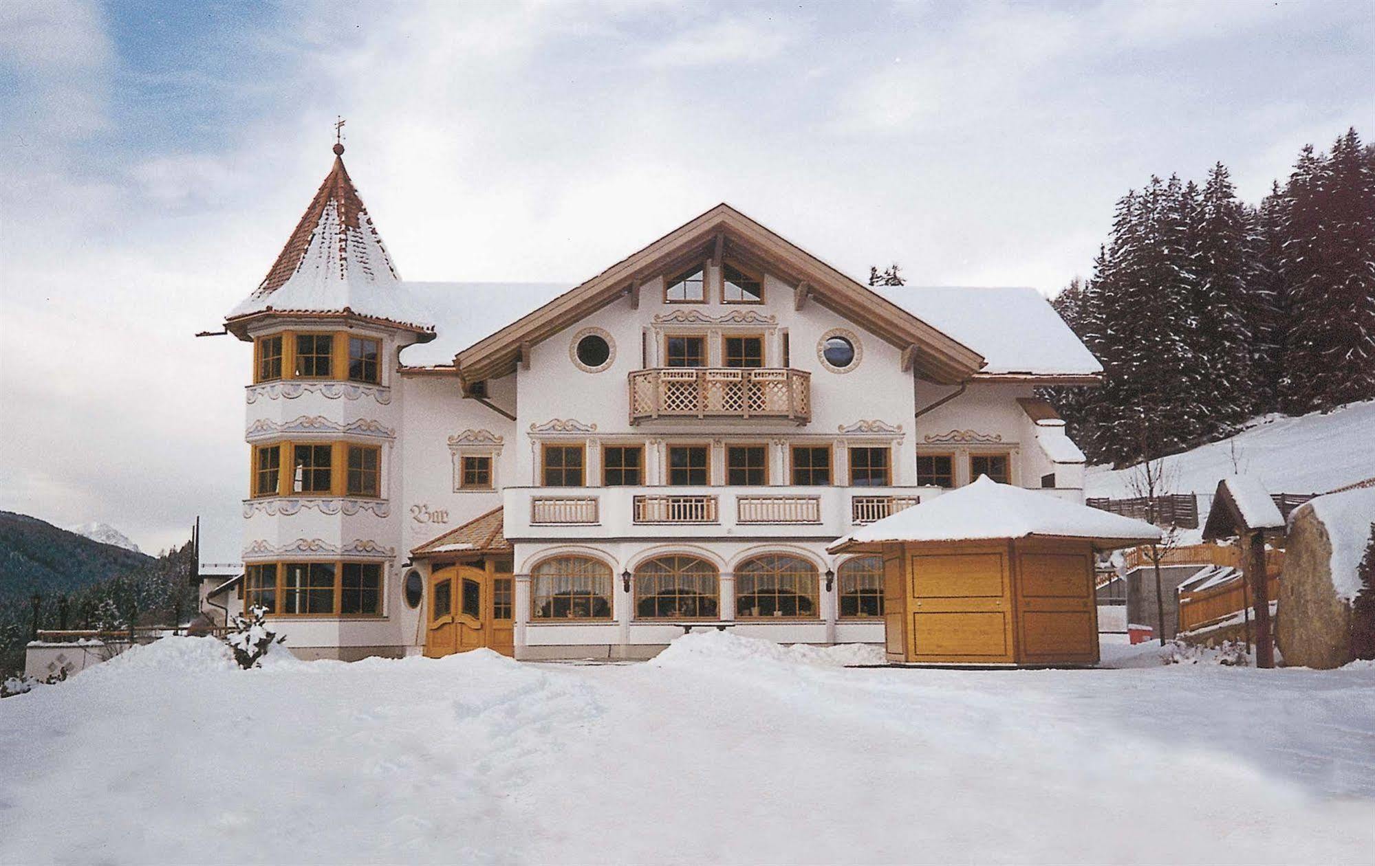 Turmhotel Gschwendt Planca di Sopra Bagian luar foto